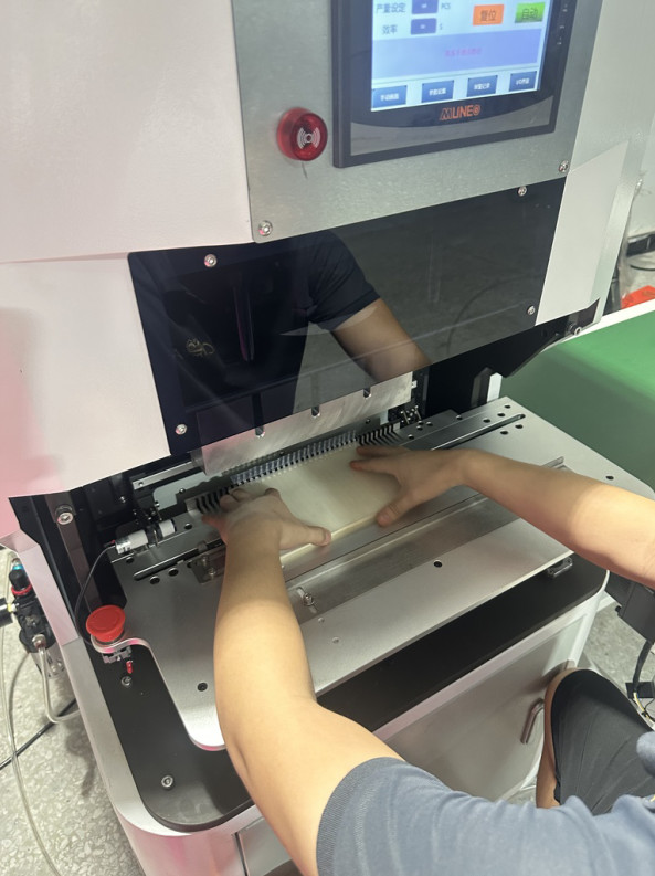 Soft Plastic Spiral Coil Binder Binding Machine Equipment Binding Used Soft Wire Binding Machine Soft Wire Binder