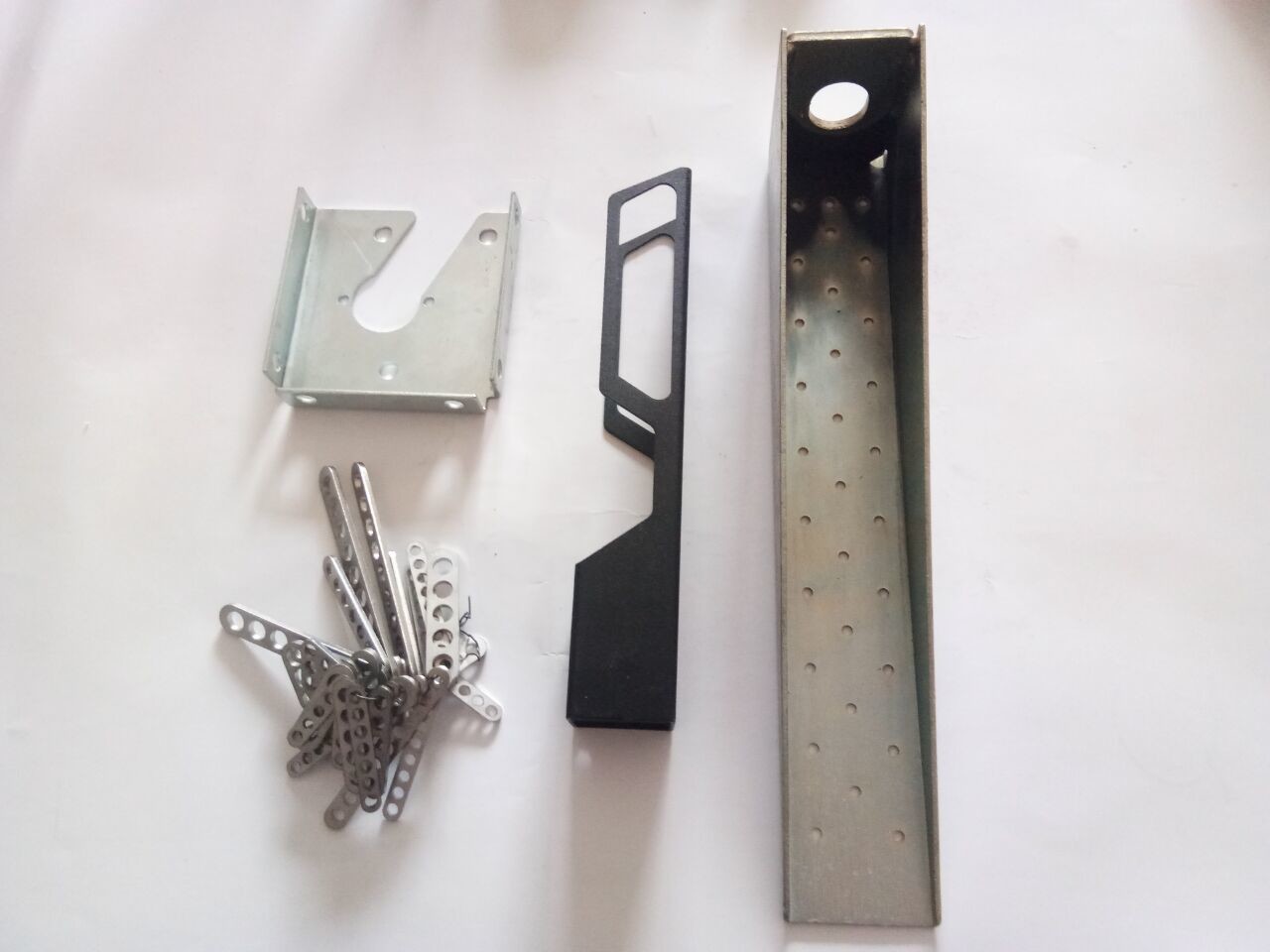 Custom Automotive Sheet Metal Fabrication Parts Galvanized Surface Treatment