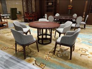 China ISO14001 Veneer Hotel Restaurant Furniture Solid Wood Dinning Table Set wholesale