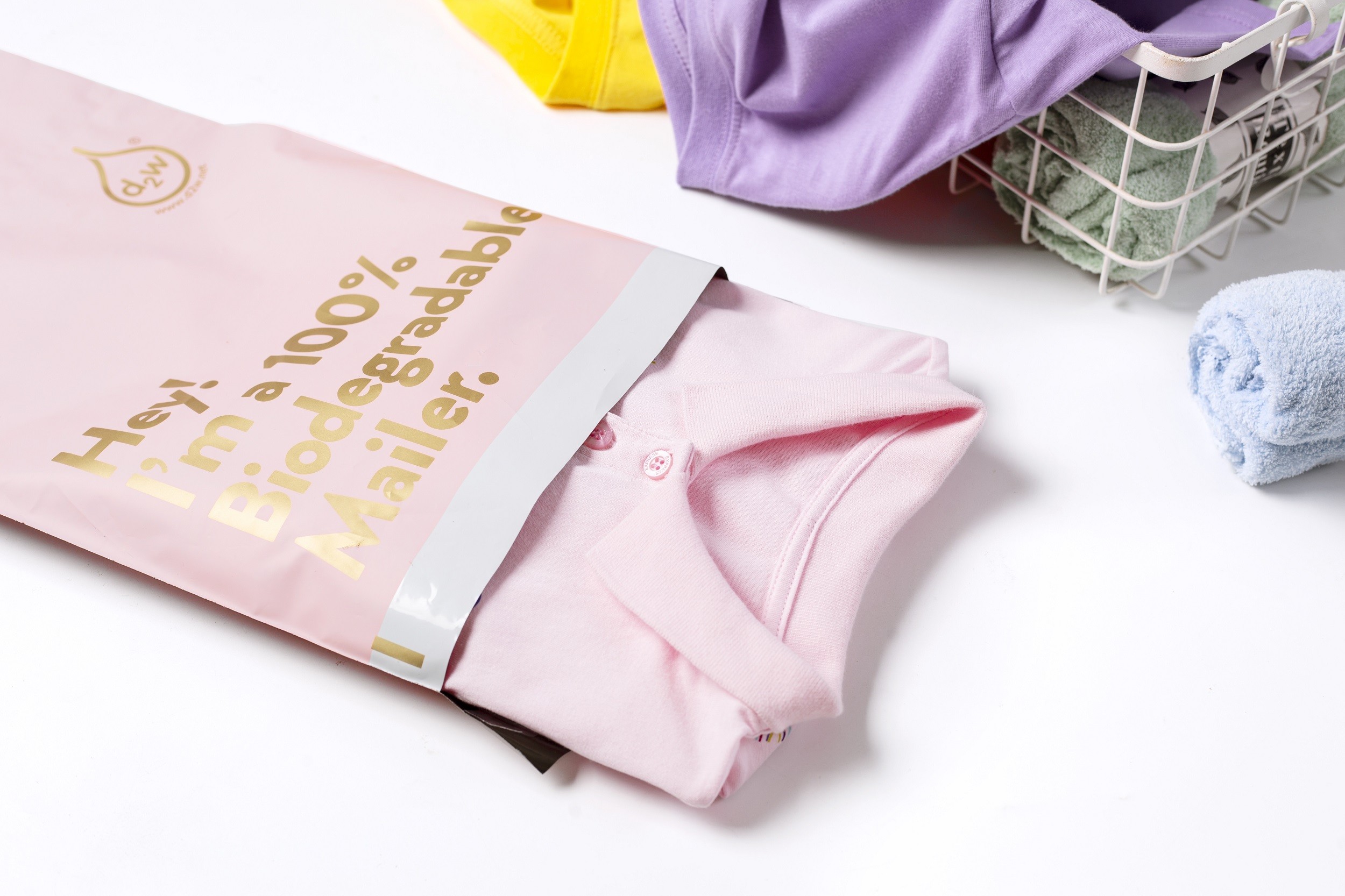 Pink Matte Poly Mailer Bubble Wrap 19x24'' Self Adhesive