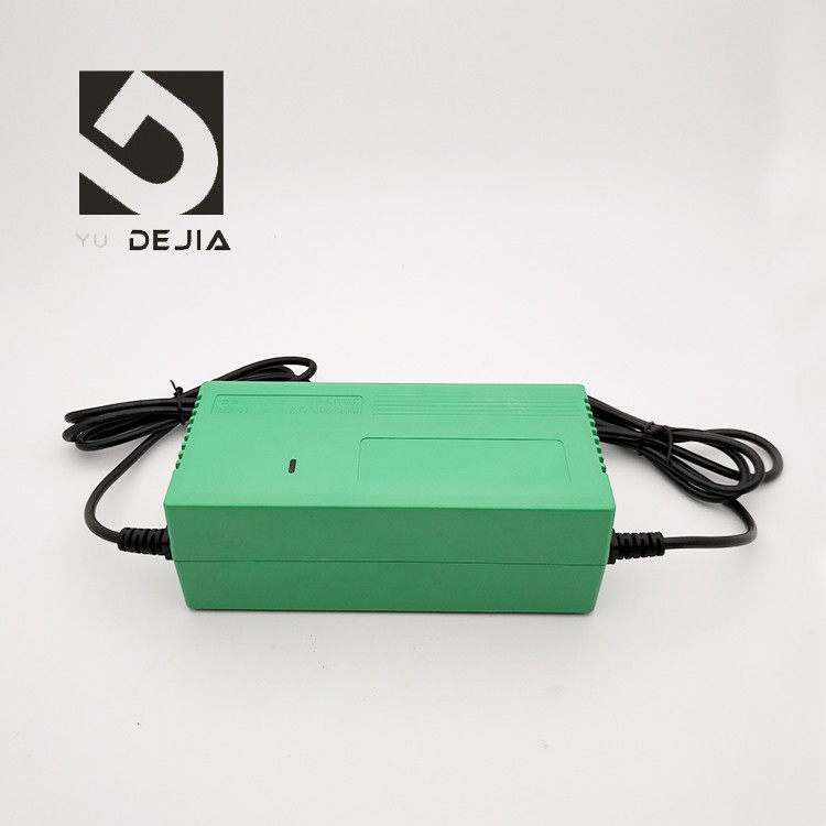 Green Shockproof Electric Bike Charger 220V 50HZ Input , 88% Efficiency