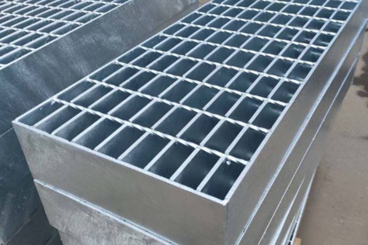 Q235 Serrated Grating Carbon Steel Bar Grating ISO9001 Certified