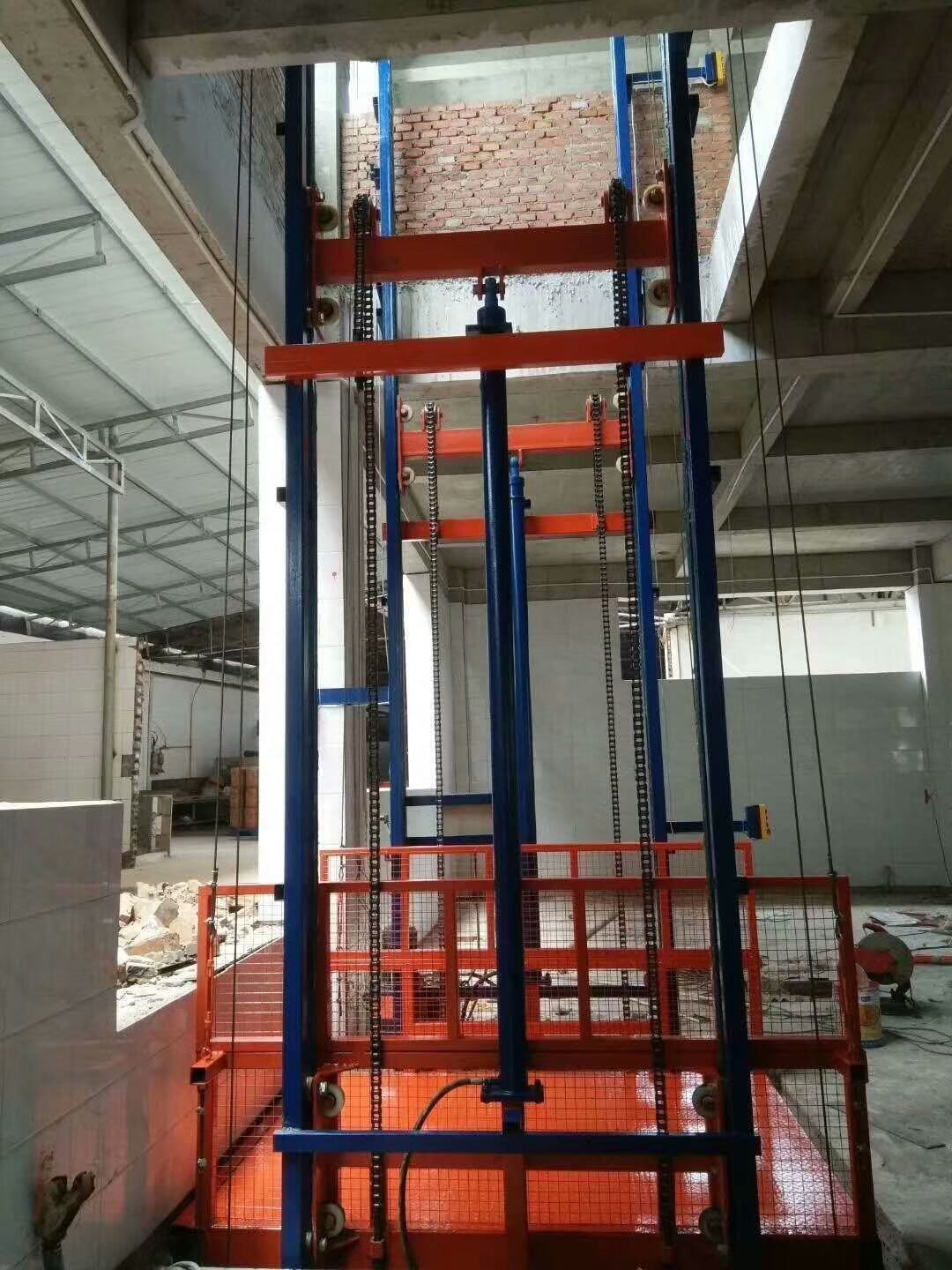 Wall Mounted Industrial Freight Elevator 9m Hydraulic Goods Lift