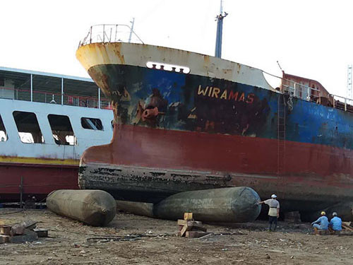 Black Ship Ashore Boat Lift Airbags 0.15MPa 0.35MPa marine air bag