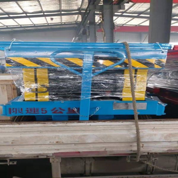 6m-18m Electric Lifting Platform Fixed Scissor Lifter With Outrigger For Loading Unloading