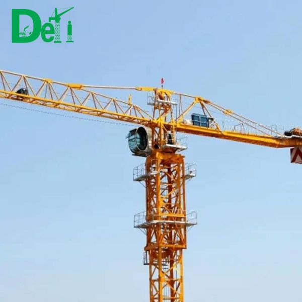 Max Lifting 60m Zoomlion Used Crane 7015-10e for Bridge and Infrastructure