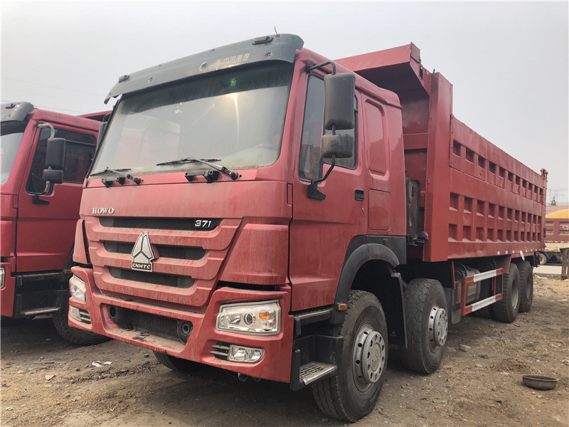 Competitive Price Used HOWO 32cbm Front Tipping Truck 12 Tyre Tipper 8X4 Mining Truck 45 Ton Heavy Dump Truck