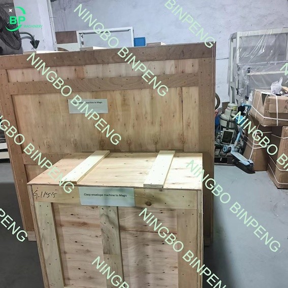 Kraft paper envelope metal clasp insert machine  deliver to India customer 