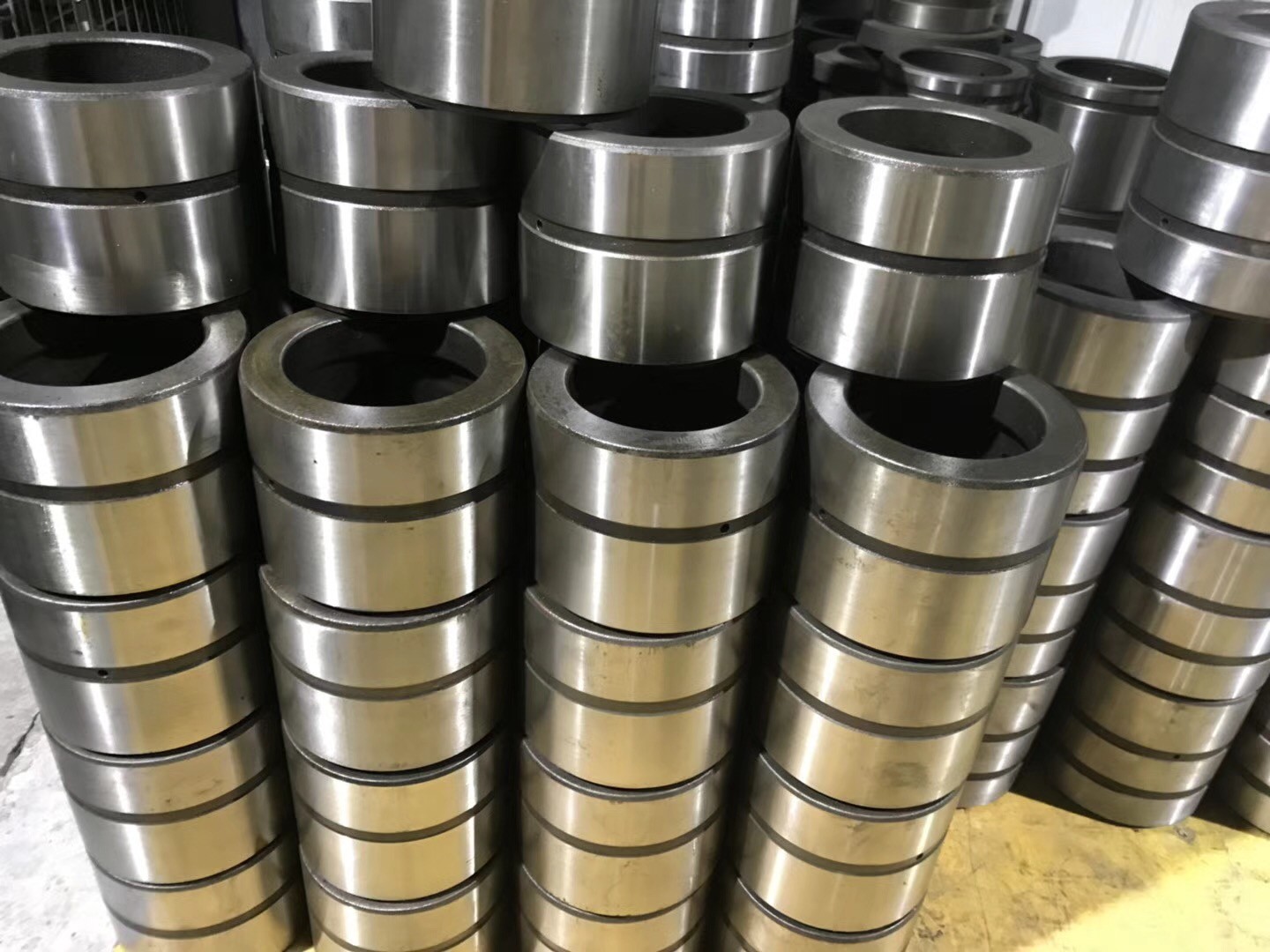 Durable Hydraulic Breaker Parts Inner Outer Sleeve Bearing Bushing