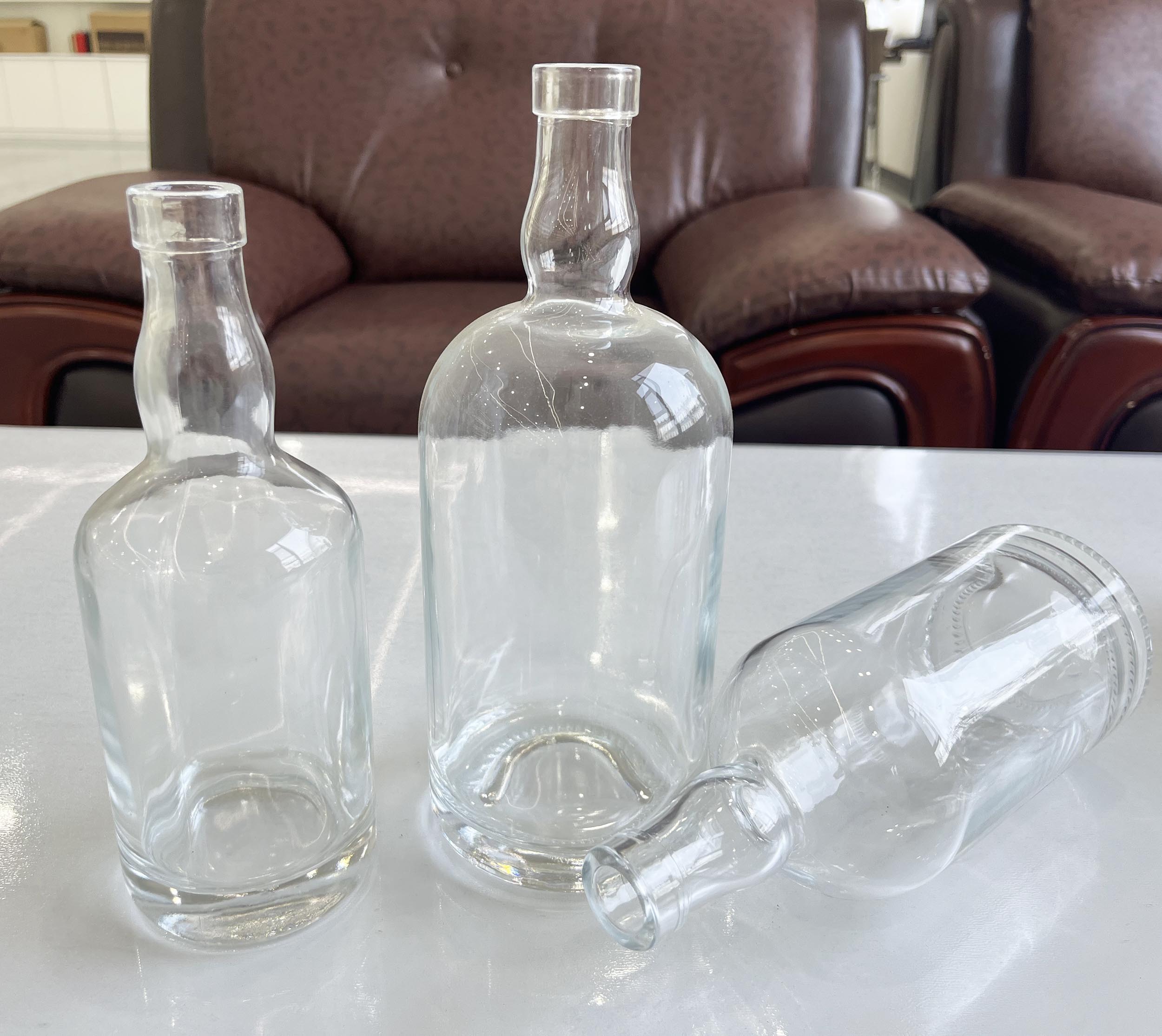 Clear Glass 750ml Bottle for Spirits Brandy Gin Rum Tequila and Vodka in Glass Products
