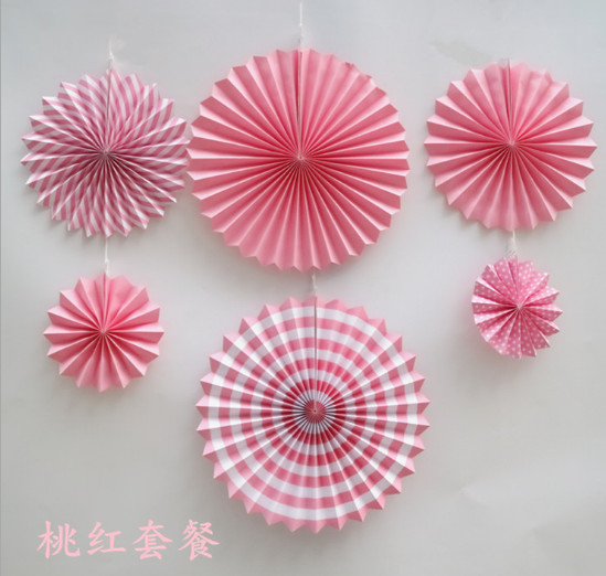 The paper fan consists of two diameters of 40 cm and two diameters of 30 cm. Two 20-centimeters, a total of six fan-flow