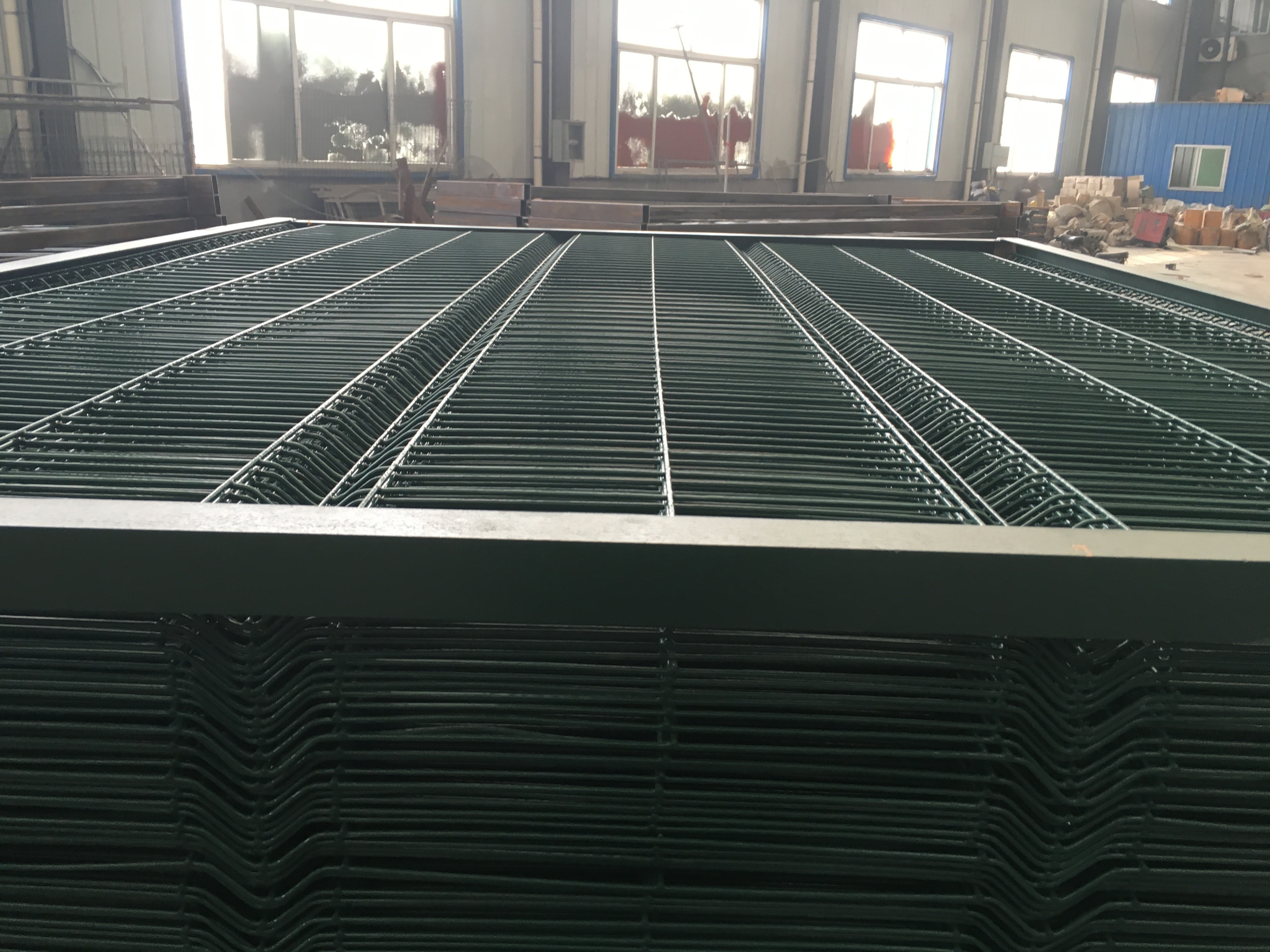 Nylofor 3D Curved low cost wire mesh fence for warehouse