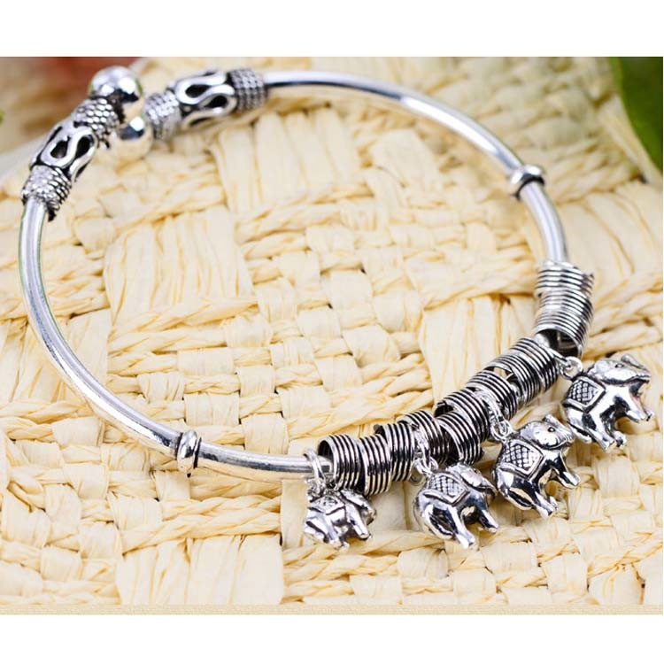 Sterling Silver Elephant Charm Bracelet Thai Silver Vintage Jewelry (B6041203)