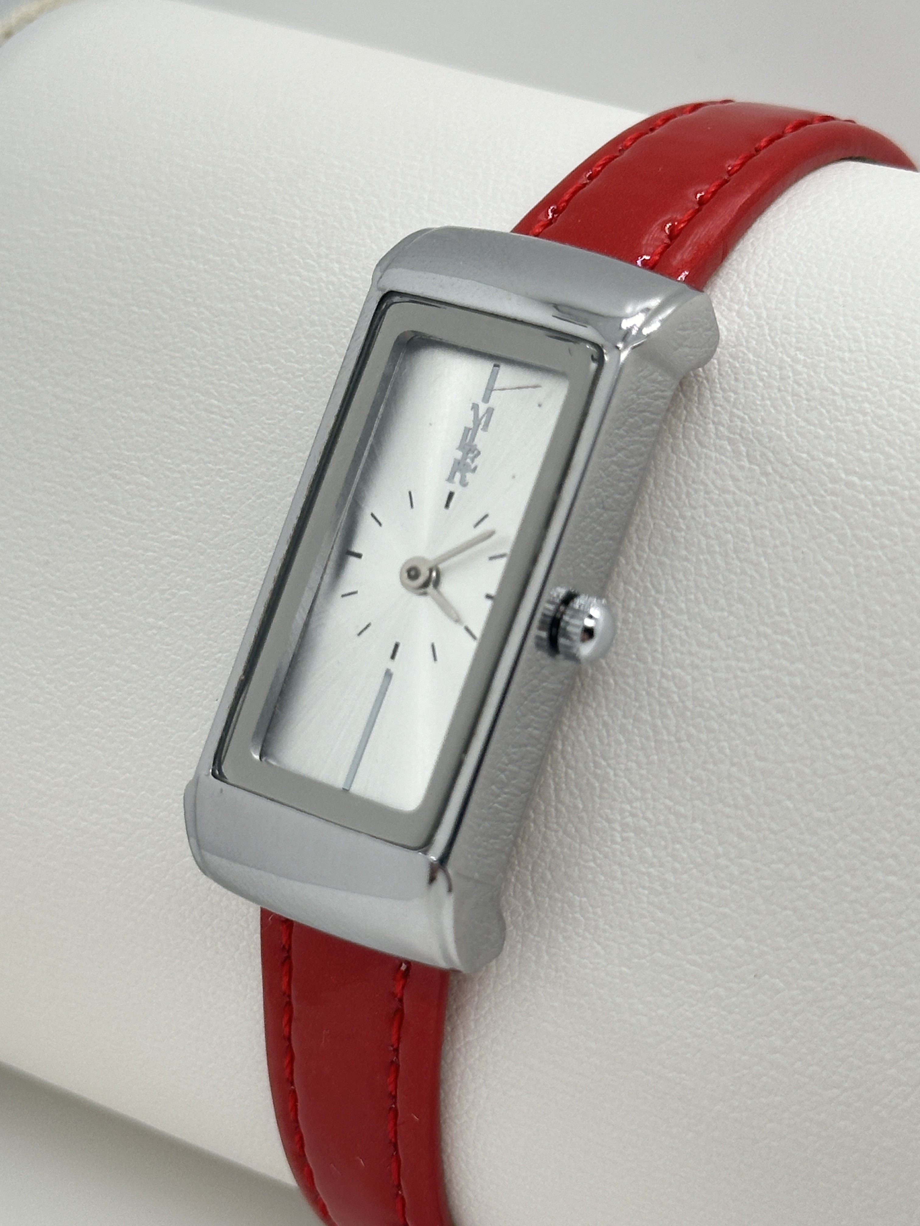 30 Meters Water Resistant Leather Quartz Wrist Watch For 18-45 Years Old
