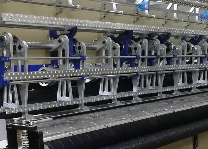 1000RPM Industrial Multi Needle Shuttle Quilting Machine For Quilts And Garments