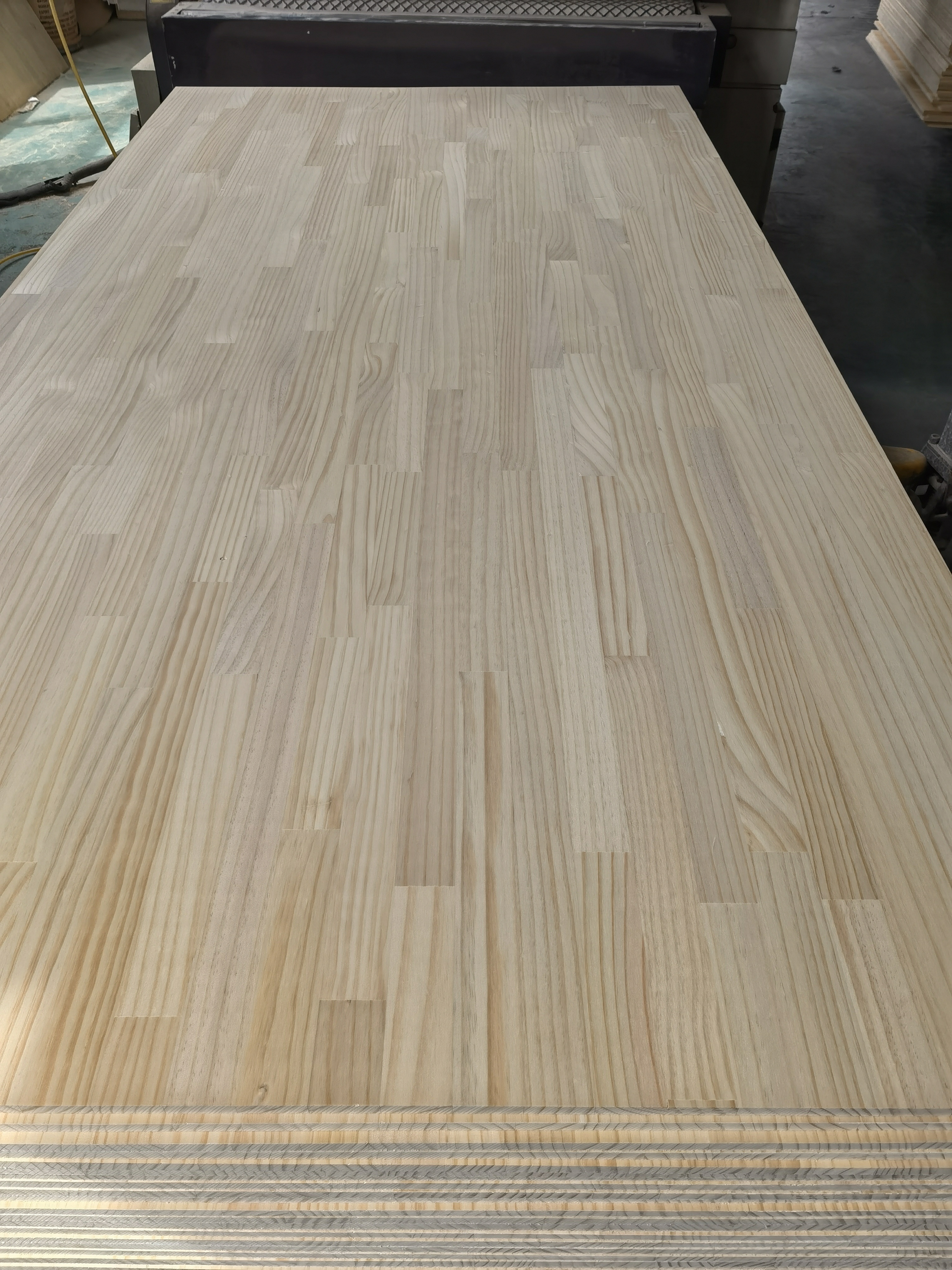 Home Office Essential 100-1220mm Width FJ Finger Joint Board with Zealand Radiate Pine