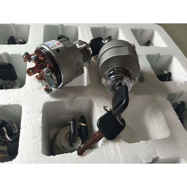 Quality Kobelco Excavator Spare Parts 34B0558 Ignition Switch for sale