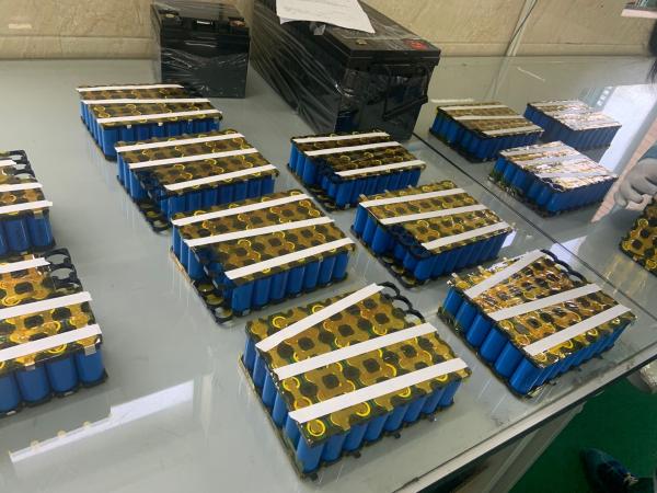 ISO9001 12 Volt 160 AH Lifepo4 Lithium Battery Prismatic Battery Cell 330*172