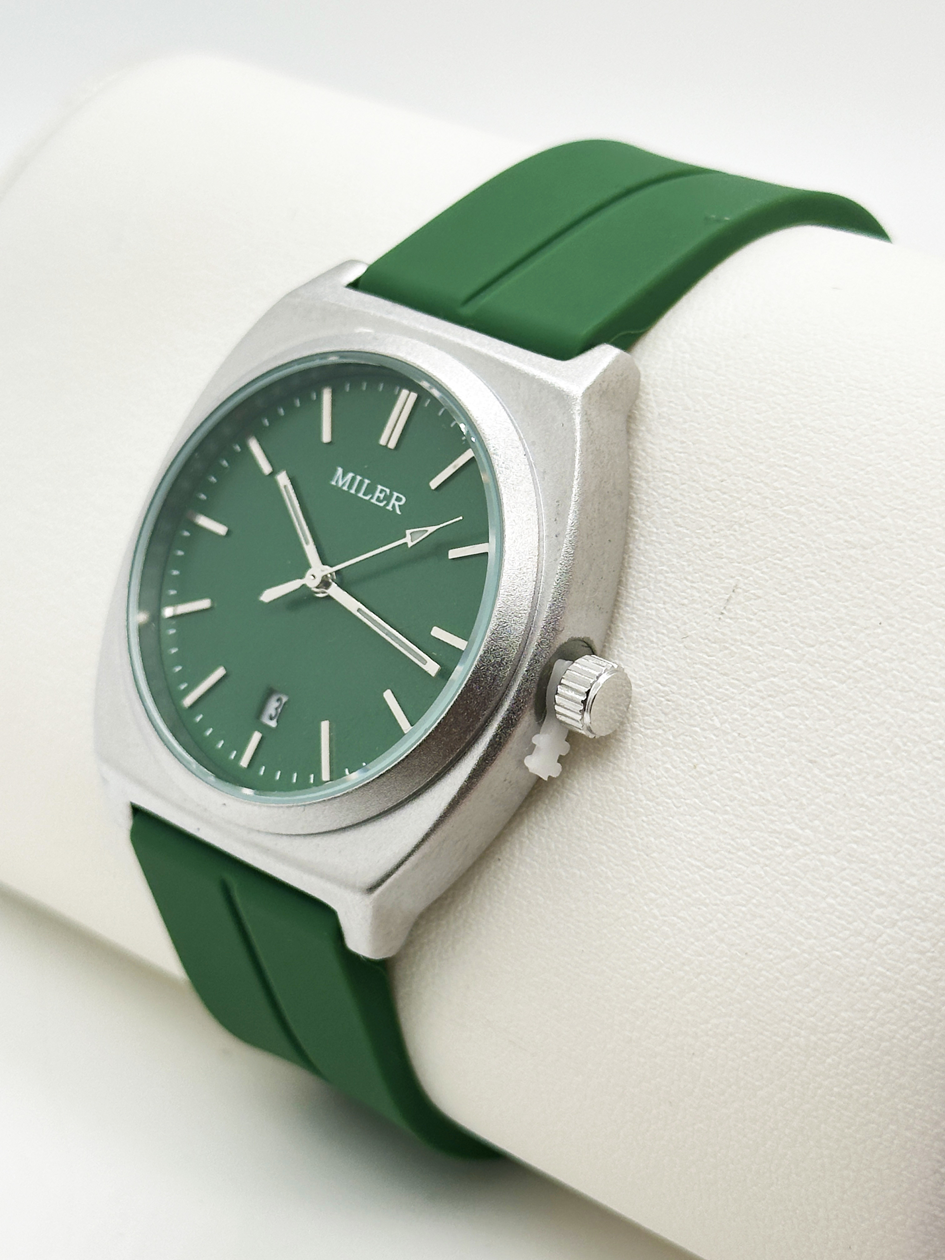 ODM Fashion Sport Minimalist Niche Silicon Strap Watch With Stainless Steel Case for Lady