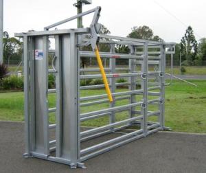 China Durable Cattle Handling Equipment Heavy Duty Farm Fence Panels wholesale