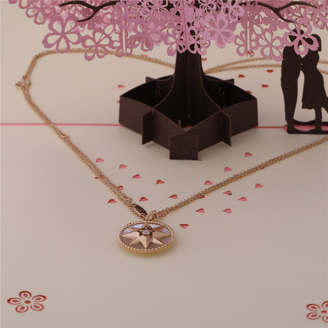 Gold Factory ROSE DES VENTS MEDALLION NECKLACE in 18K YELLOW GOLD with DIAMOND AND MOTHER-OF-PEARL