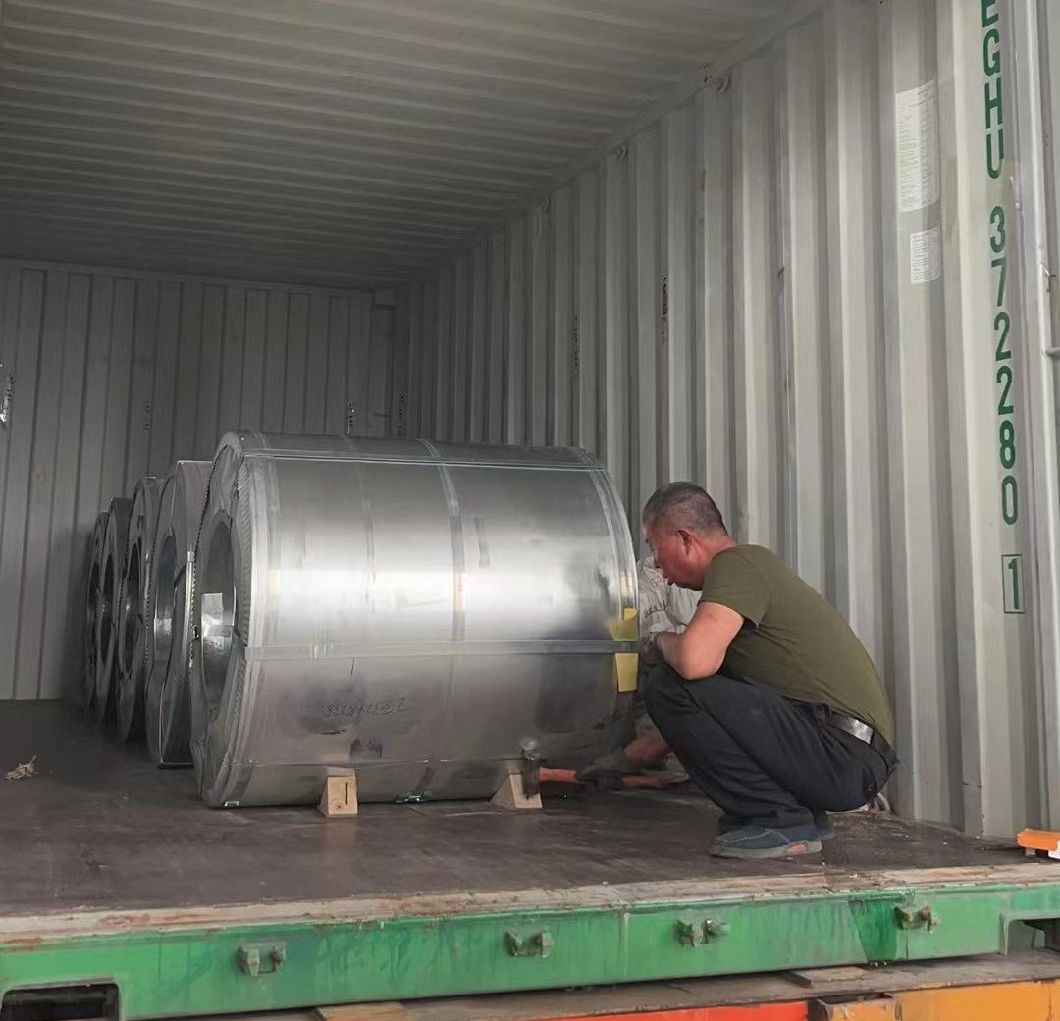 0.5-3mm Wholesale Price OEM Mirror Surface 1.4372 1.4301 1.4306 1.4401 1.4404 1.4571 Ss Steel Coil