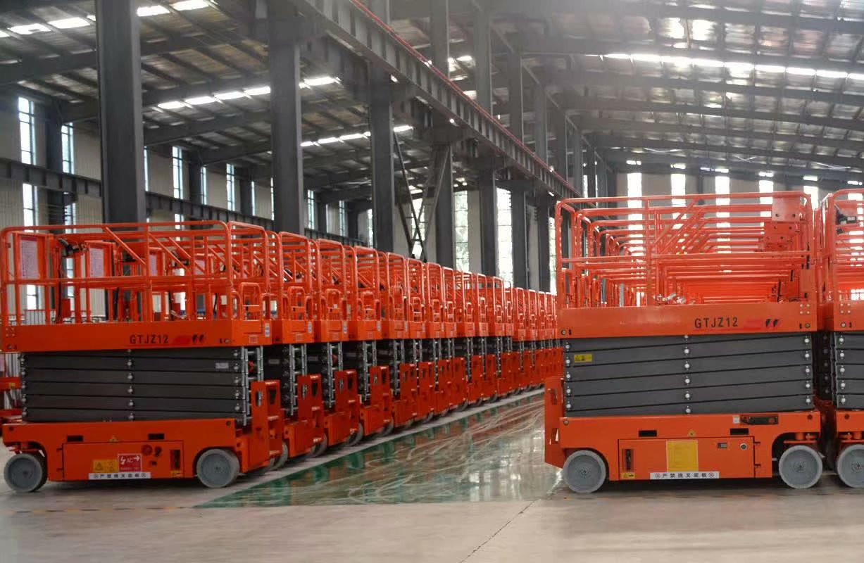 Battery Powered Self Propelled Scissor Lift Platform for Aerial Installation / Maintenance Working
