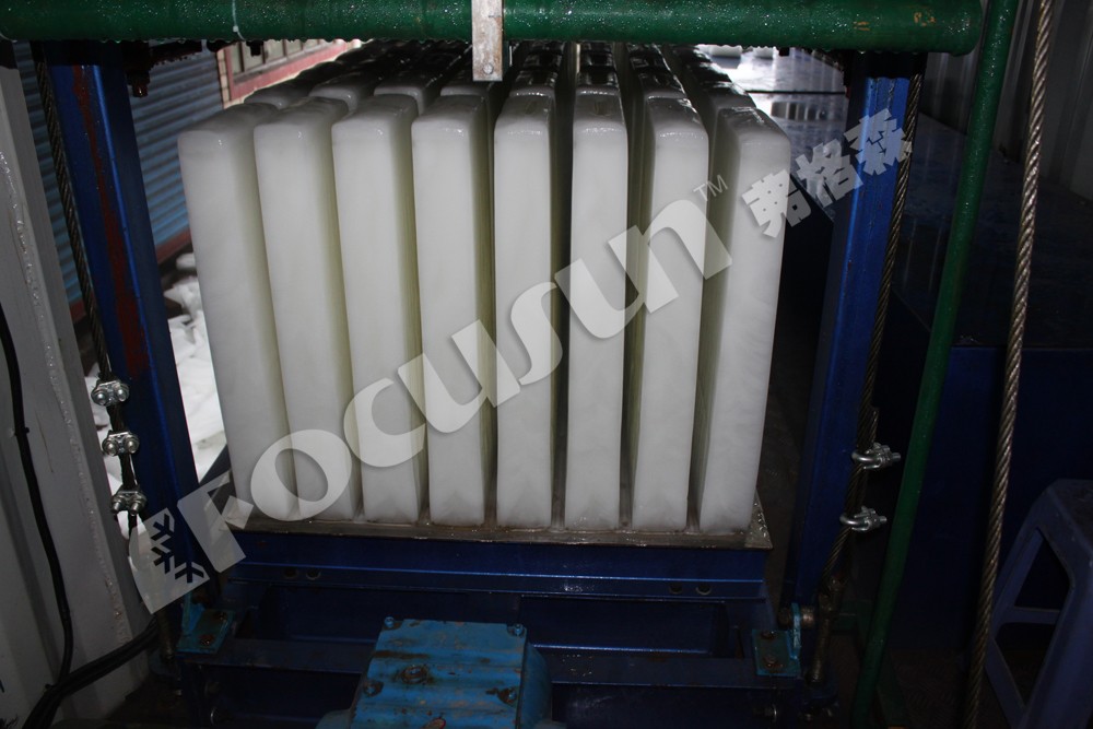 Water Cooling Direct Cooling System Containerized Ice Block Making Machine 10 ton/day