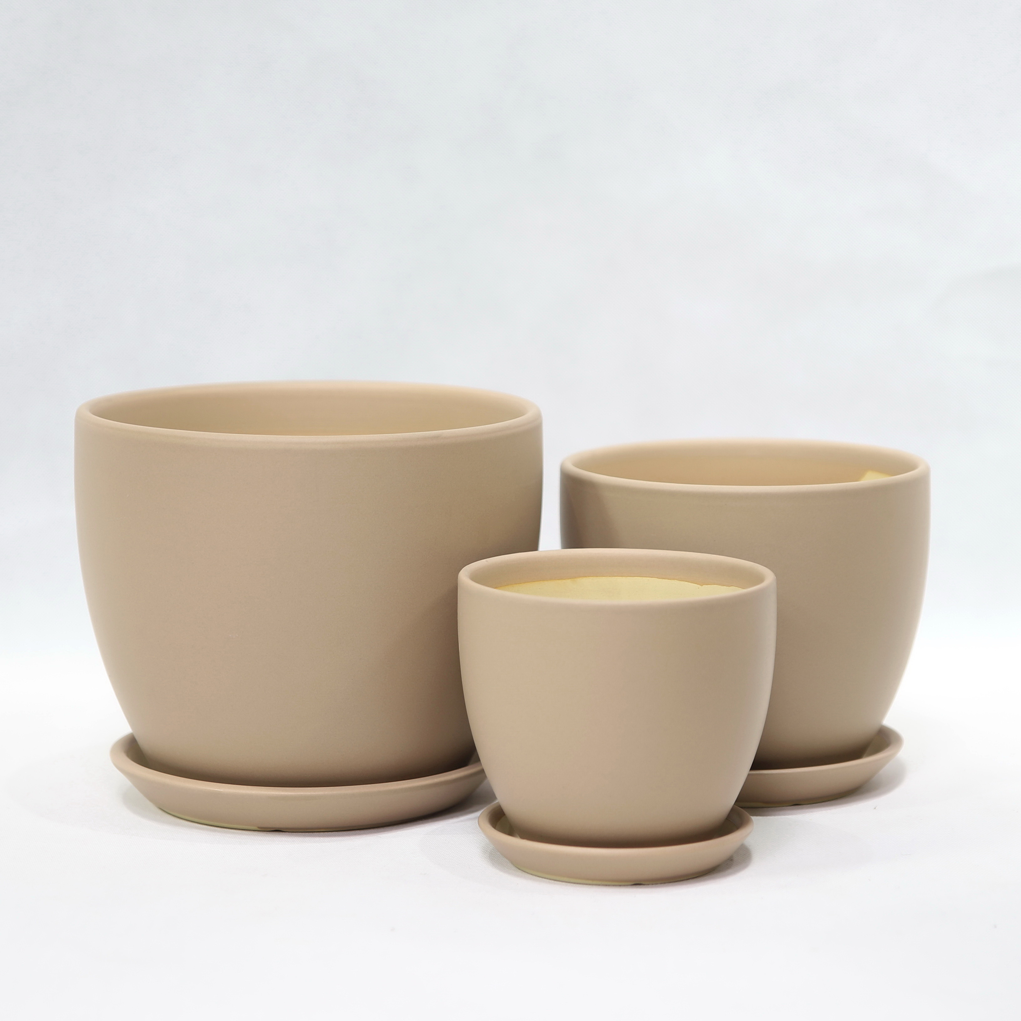 Add a Touch of Style to Your Plants with our Ceramic Pots Collection