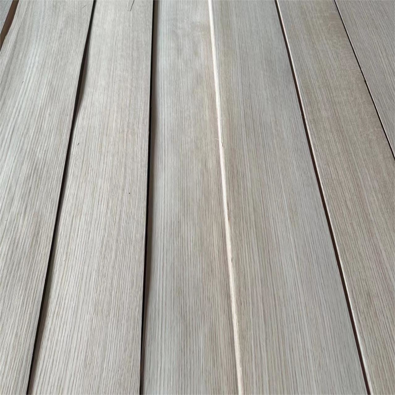 Factory Sales Natural White Oak Veneer 0.3mm 0.5mm 1mm Furniture Cabinet Doors Walls Decorative Wood Veneer