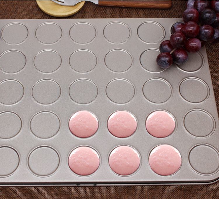 Bakeware Kitchenware Baking Pans Carbon Steel Non Stick Round Cupcake Muffin Pan Macaron Baking Pan