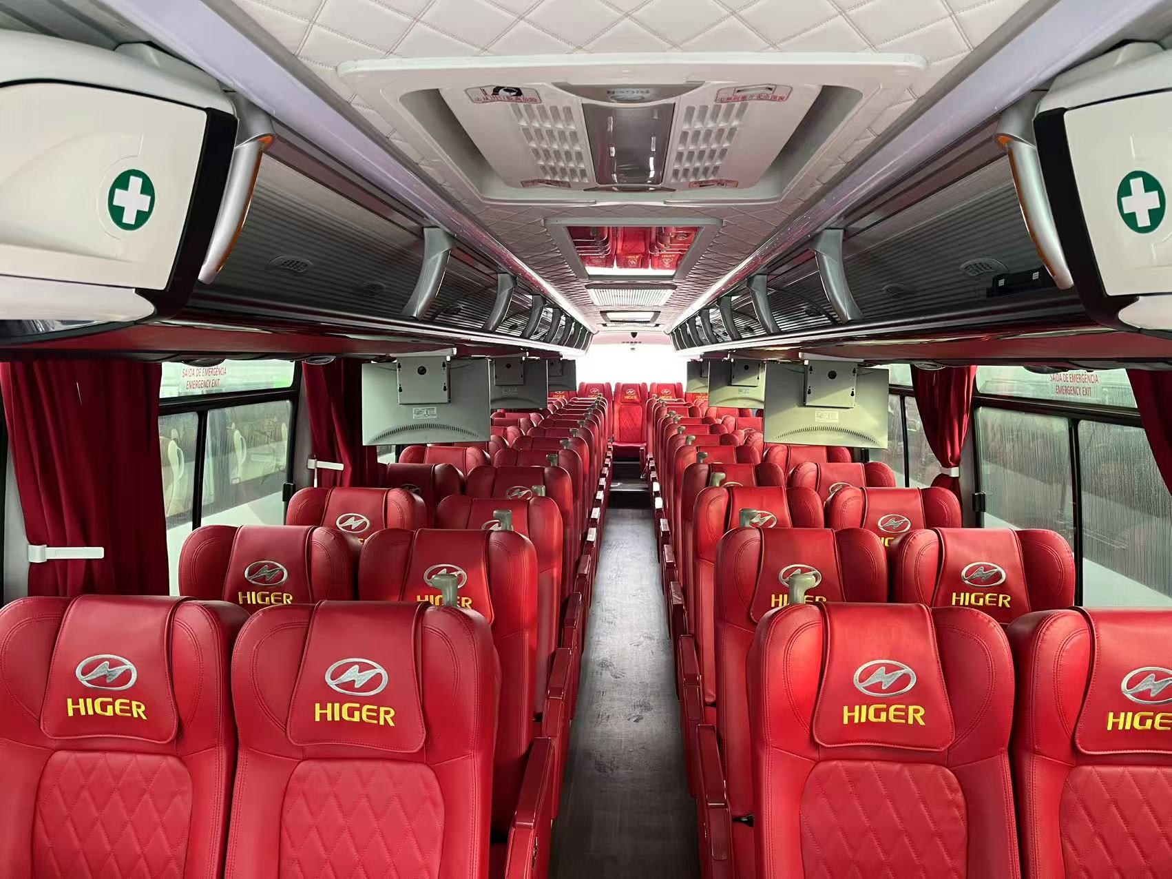 Used Tour Bus For Sale Higher Doule Axles Cummins Engine360hp 55 Seats Rhd