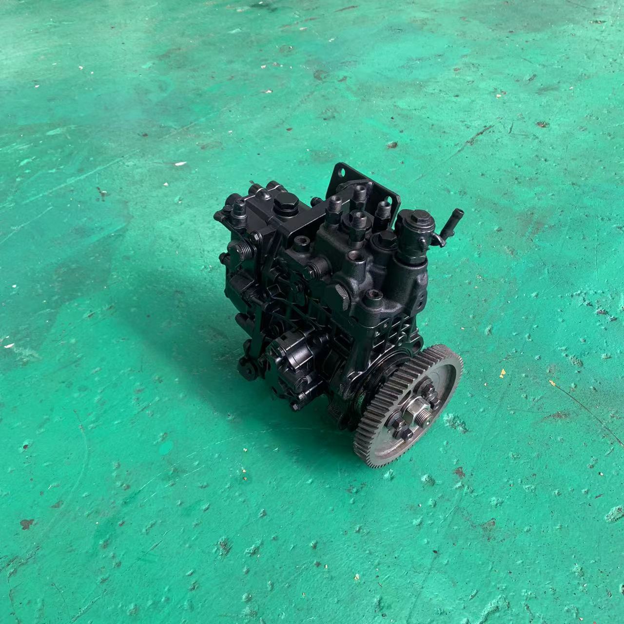 350Z Auto Spare Parts Car Engine Oil Pump For Yanmar 4TNV94 129900-32001