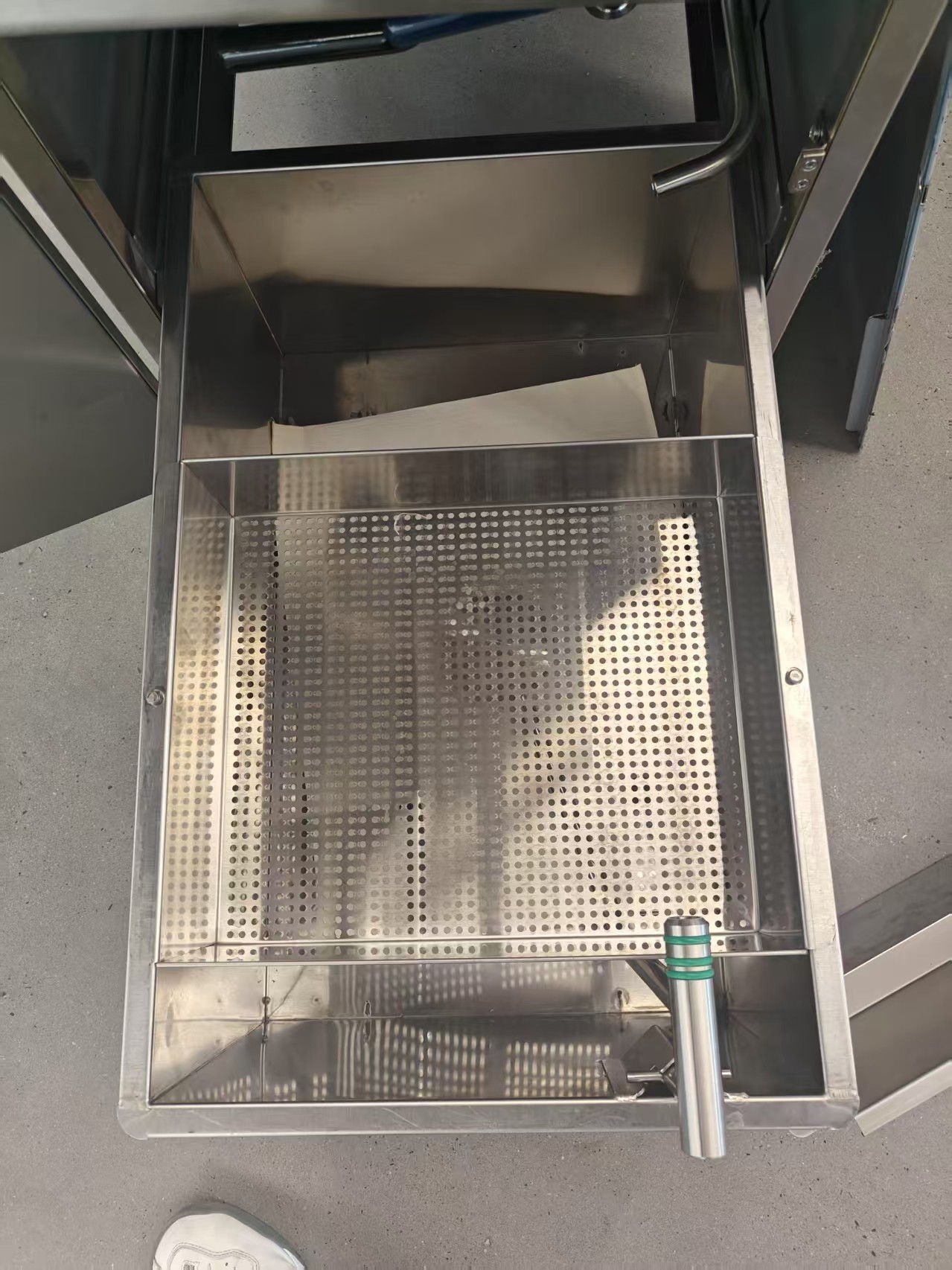 Smart Touch Panel Electric Vertical Chicken Broaster Pressure Fryer With Filtration