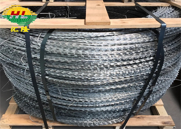 Astm Military Concertina Barbed Wire Fencing Single Coil Blade Type With Clips
