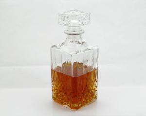 China fancy empty clear whiskey wine glass bottle wholesale