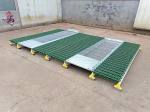 China OEM Clean Durable Steel Tri Bar Pig Farm Equipment wholesale