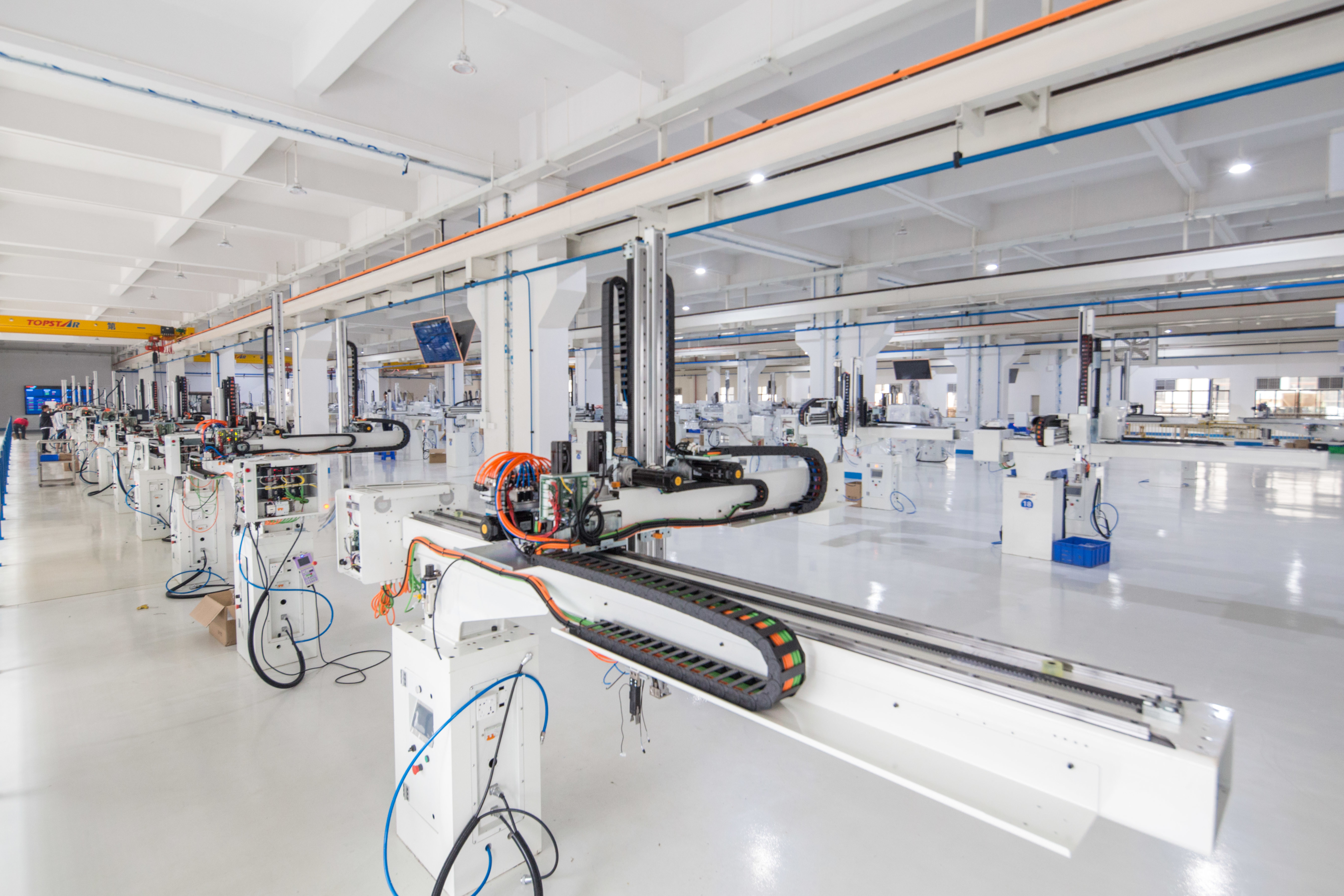 Metal Injection Molding Robot High Performance AC220 Voltage 50 / 60Hz