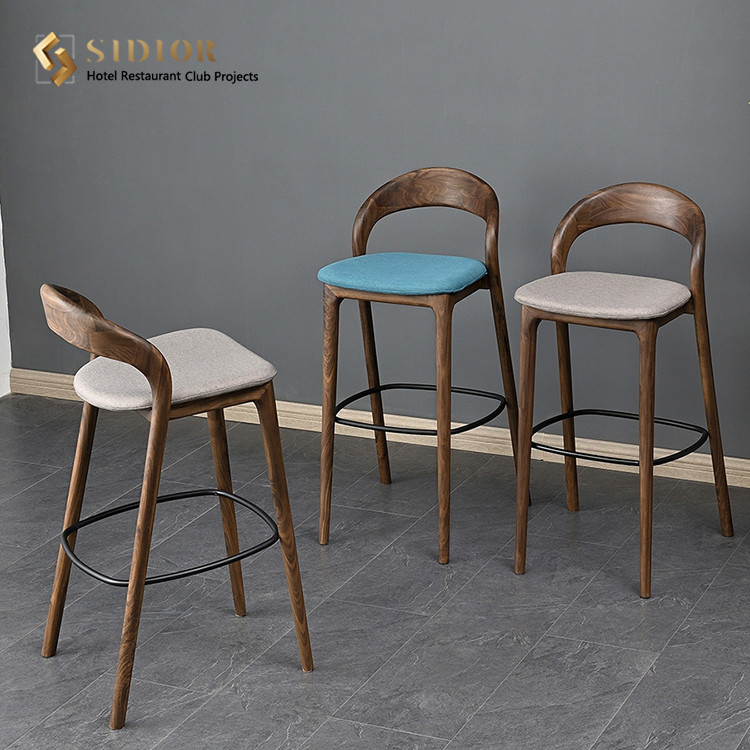 Nordic Solid Wood Contemporary Bar Chairs PU Leather High Back Bar Stools SGS