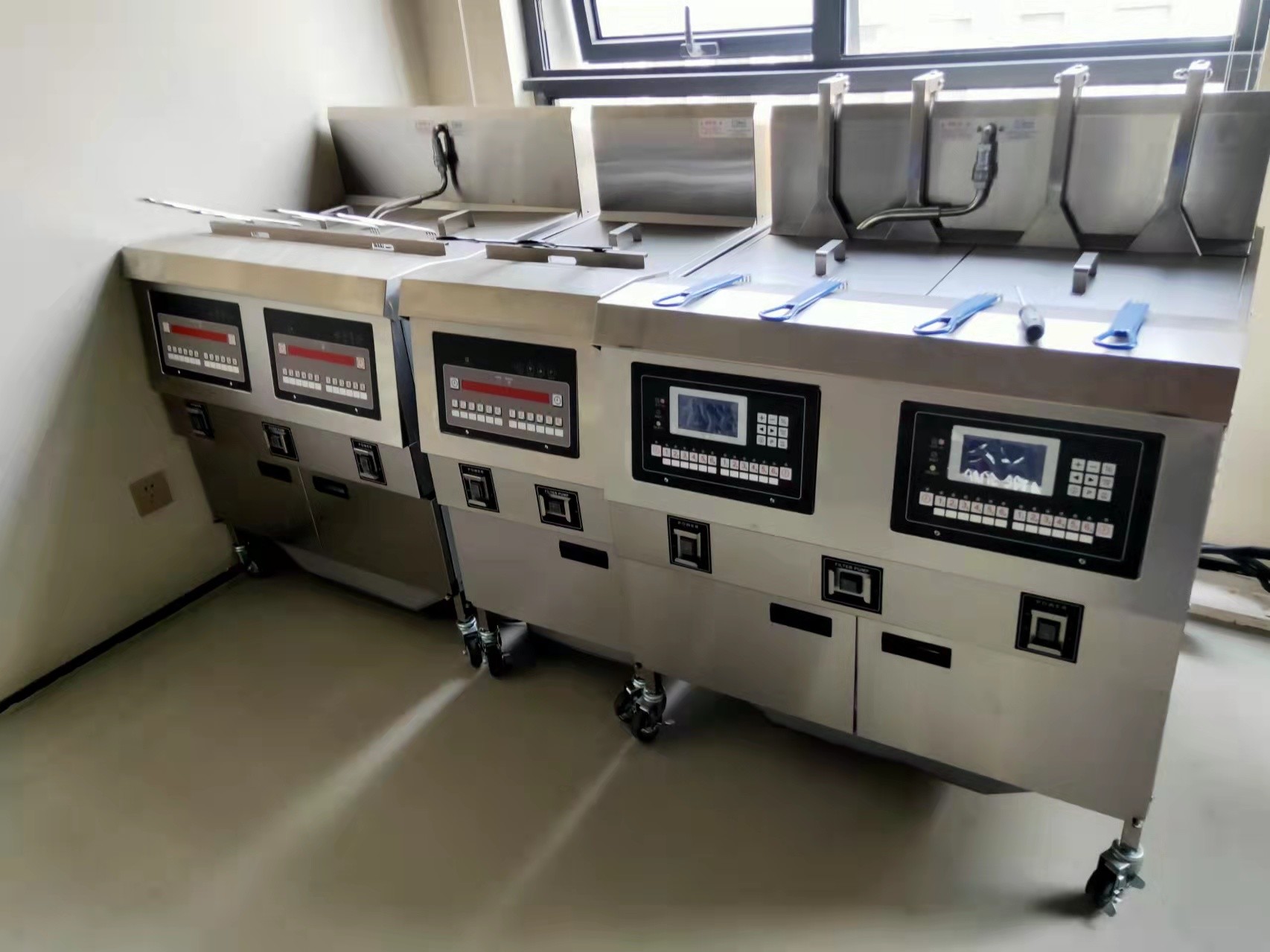 Electric Chips With Memory Function Open Style With Oil Filtration Deep Fryer