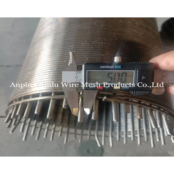 Galvanized 2.5x4mm Welded Profile Vee Wire Screen Tube for Water Treatment and Industrial Filtering Applications