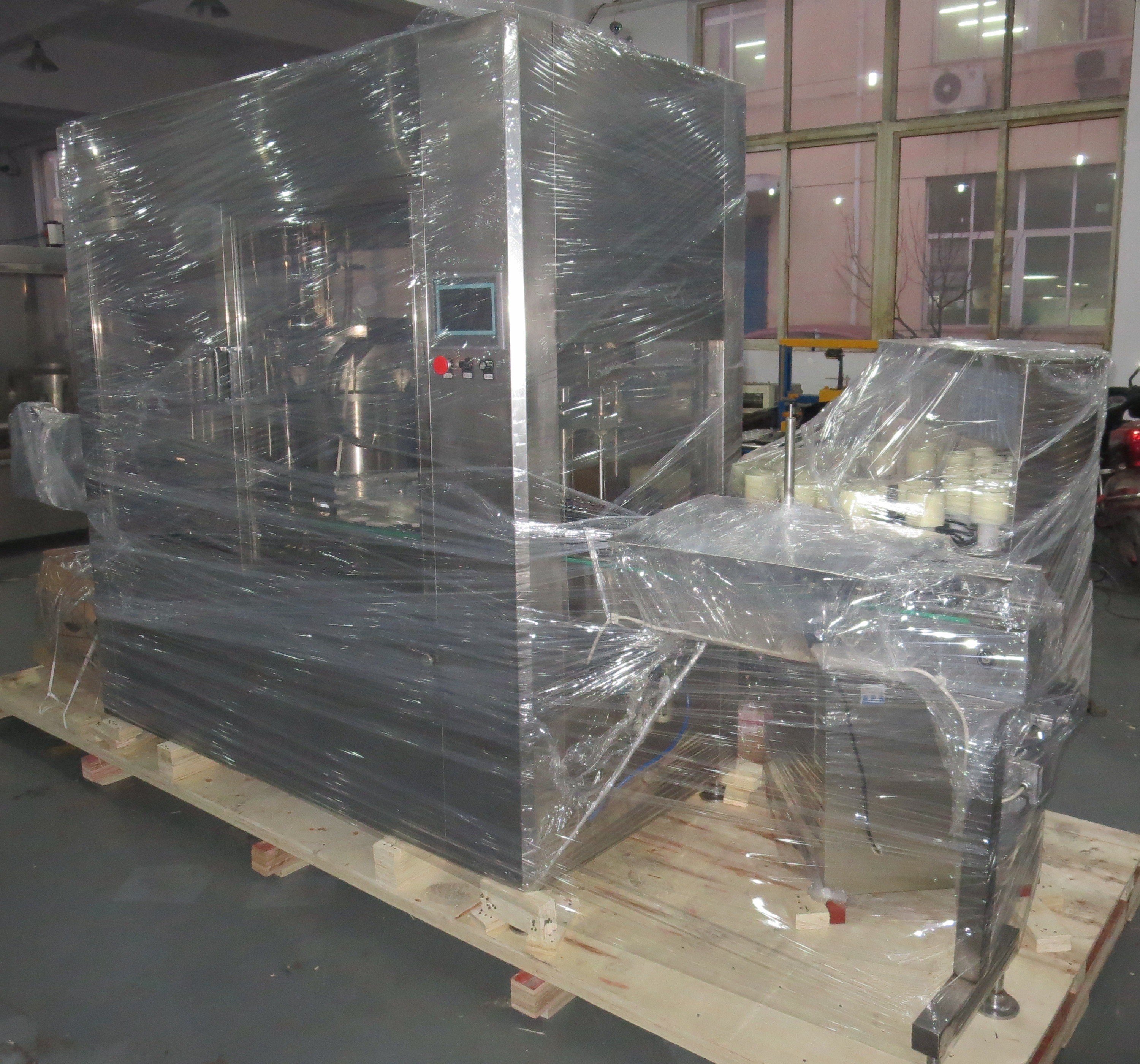 100ml E Liquid Gorilla Bottle Volumetric Filling Capping Machine For Syrup Servo Motor