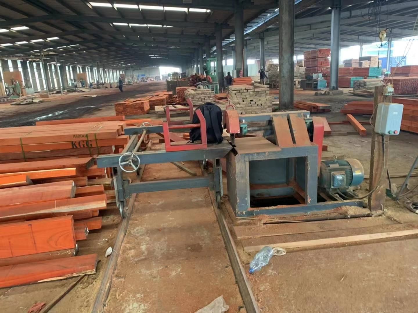 Double Column Horizontal Wood Band Sawing Machine MJ2500 Heavy Duty Bandsaw Mill