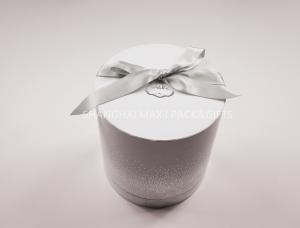 China Individual Cute White Branded Gift Boxes With Your Logo , Flower Packing Round Cardboard Containers wholesale