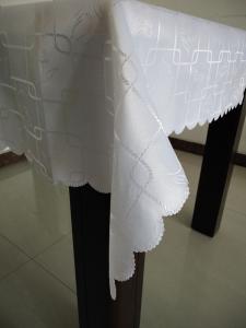China BSCI audit passed-Luxuary 100% Polyester shinning jacquard tablecloth wholesale