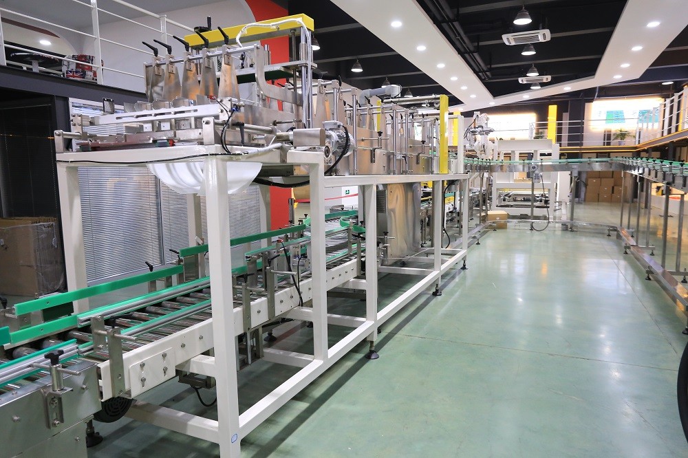 High Speed Chemical Packaging Machine Auto Carton Packing Machine 8-16 Cartons / Minute