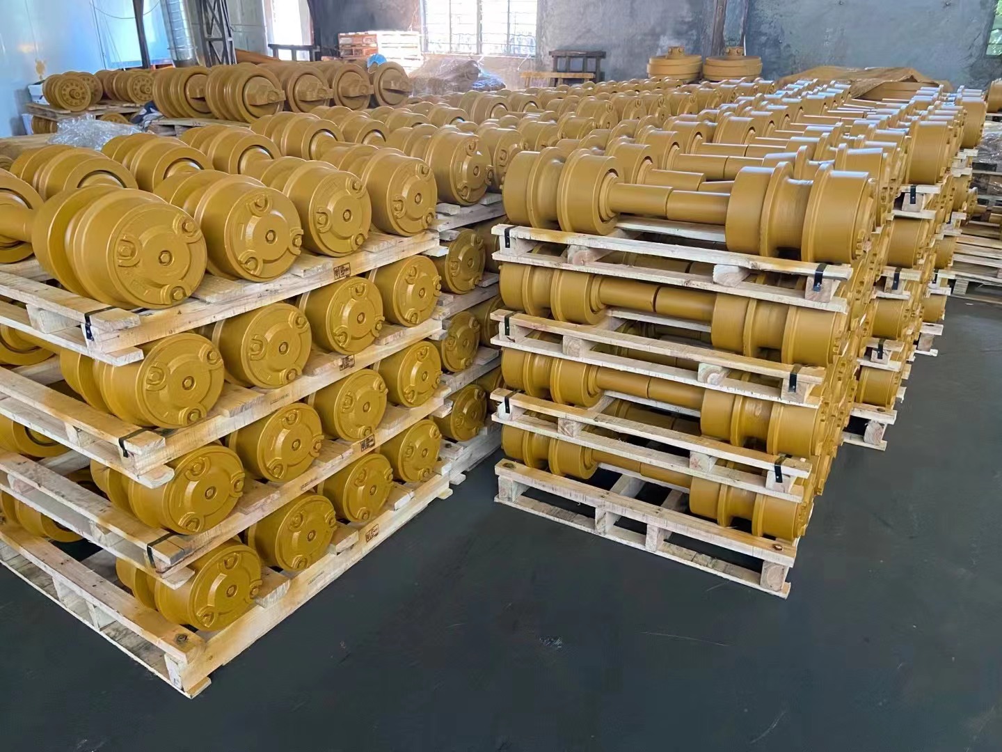 E345 Mini Excavator Track Roller in 50Mn/40Mn2 Material for Machinery