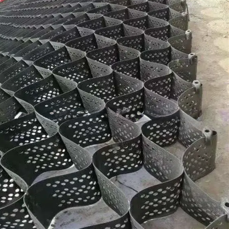 High Peel Strength Honeycomb Gravel Grid for Ground Reinforcement and Stabilization