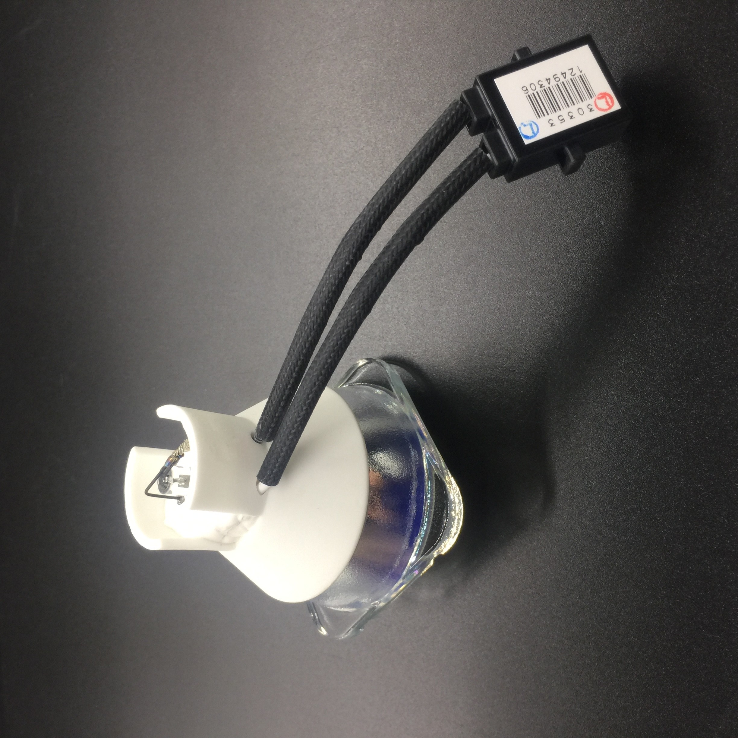 LVP UL7400 Mitsubishi Projector Lamps
