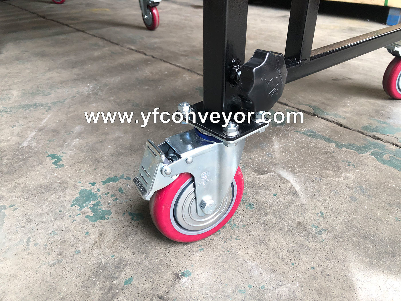 Expandable Motorized Rubber coated Flexible Roller Conveyor